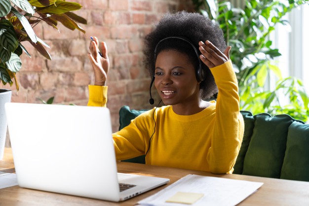 Littéraires, voici la solution pour trouver rapidement un travail. 